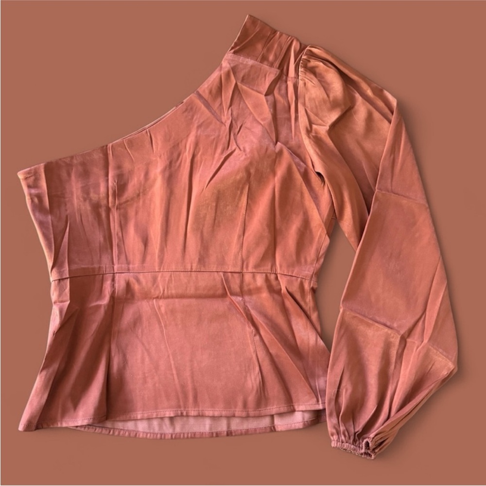 Lulu's Rust One-Shoulder Top - Picture 2 of 9
